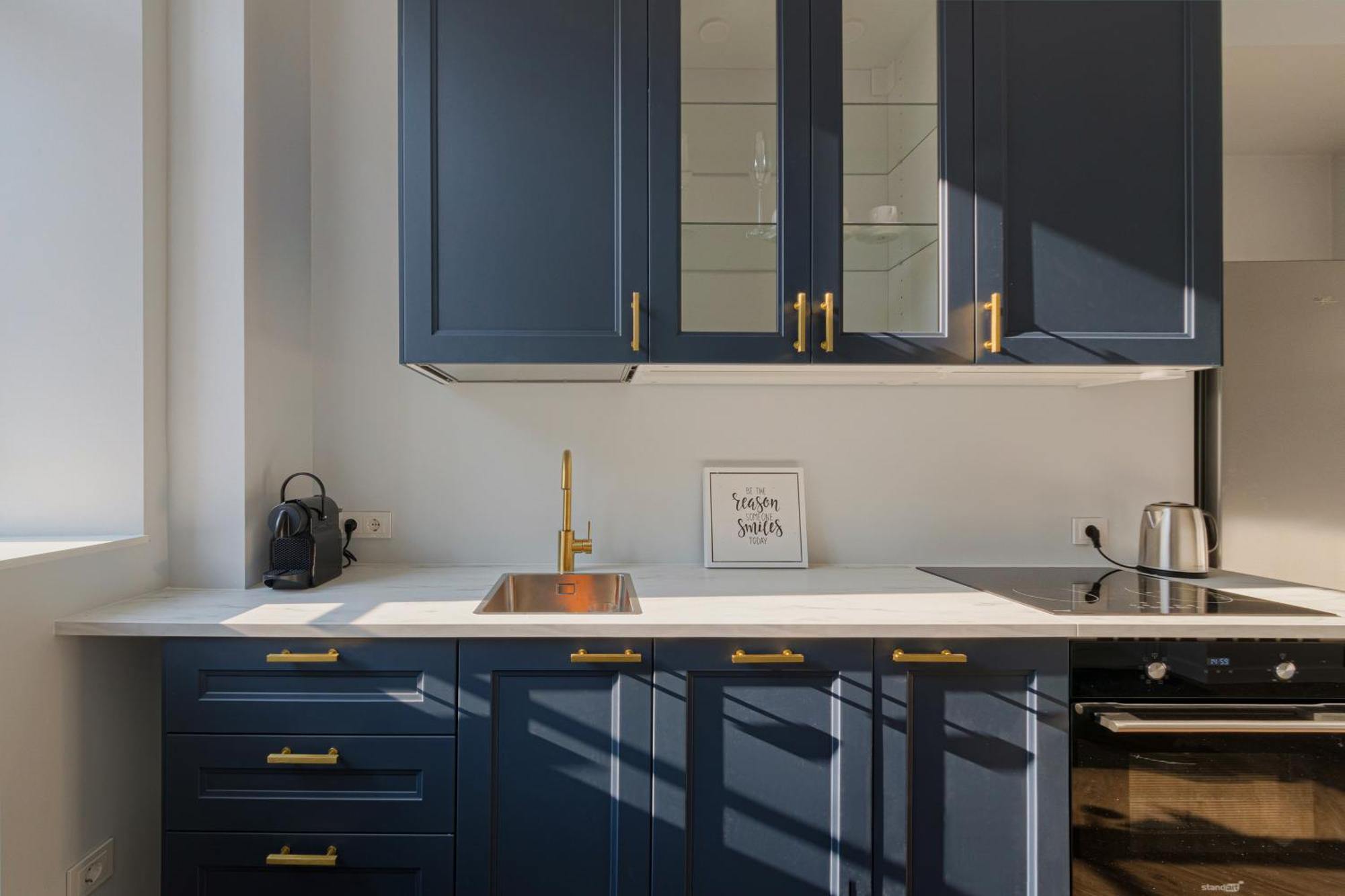 Butas Brand New Luxury Apartment, Parking, Center